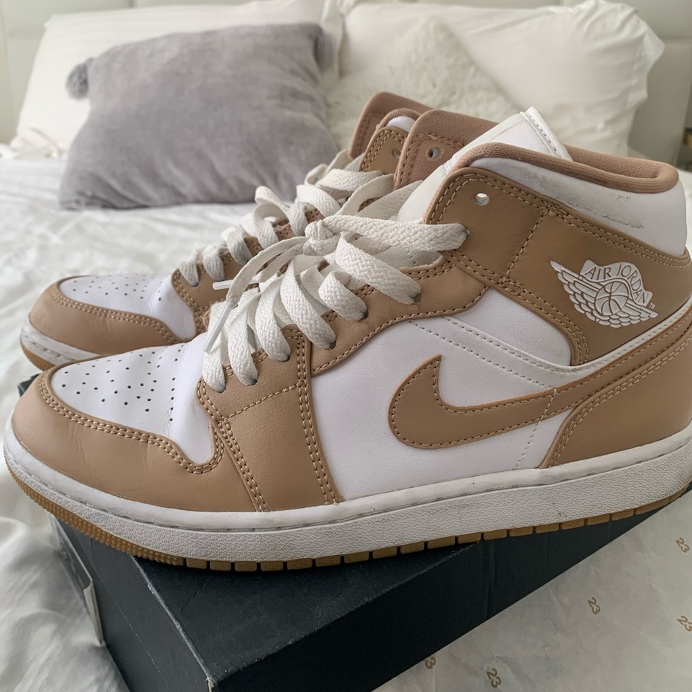 Air Jordan 1 mid
